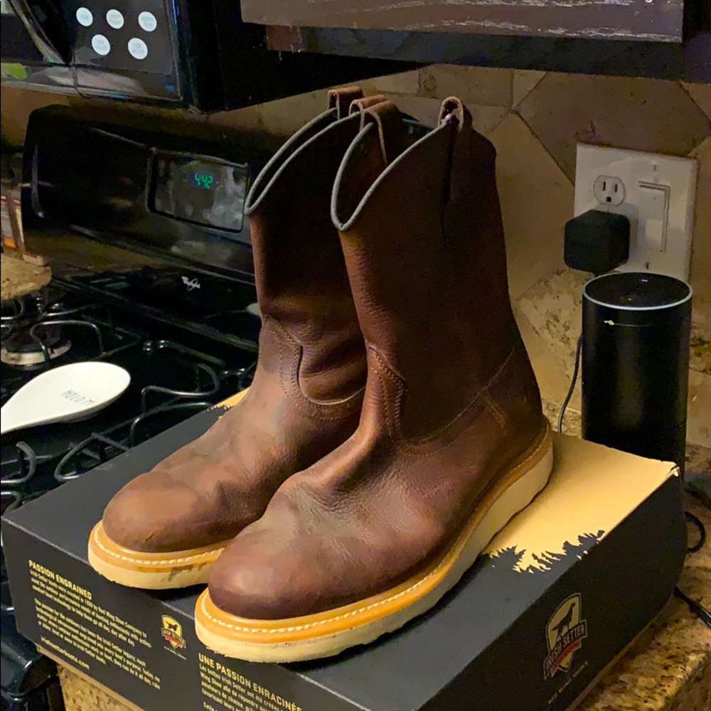 Red wing Irish setter Ashley’s size 12